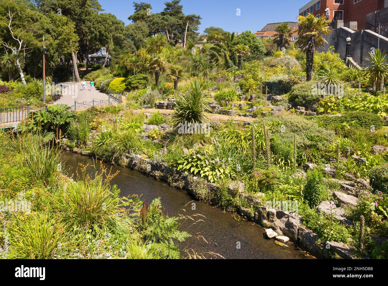 BOURNEMOUTH, Royaume-Uni - 08 juillet 2022. Bournemouth Lower Gardens, Dorset, Royaume-Uni. Espace vert urbain dans le centre-ville. Banque D'Images