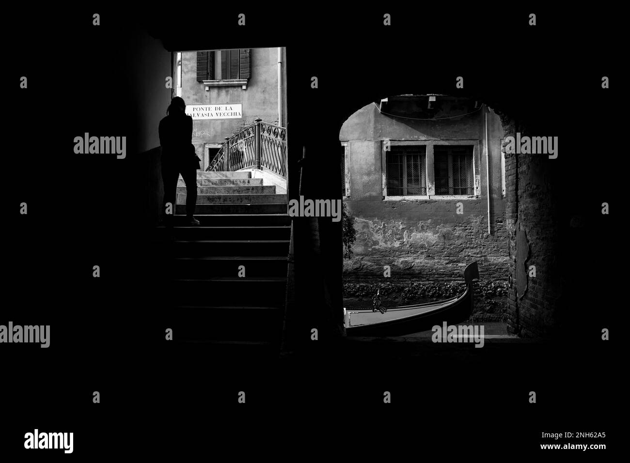 Venise, Italie. 17th févr. 2023. Venise et son Carnaval. La ville a accueilli des milliers de personnes pour le carnaval, les masques de toutes sortes ont coloré et animé cette ville merveilleuse. (Credit image: © Stefano Cappa/Pacific Press via ZUMA Press Wire) USAGE ÉDITORIAL SEULEMENT! Non destiné À un usage commercial ! Banque D'Images