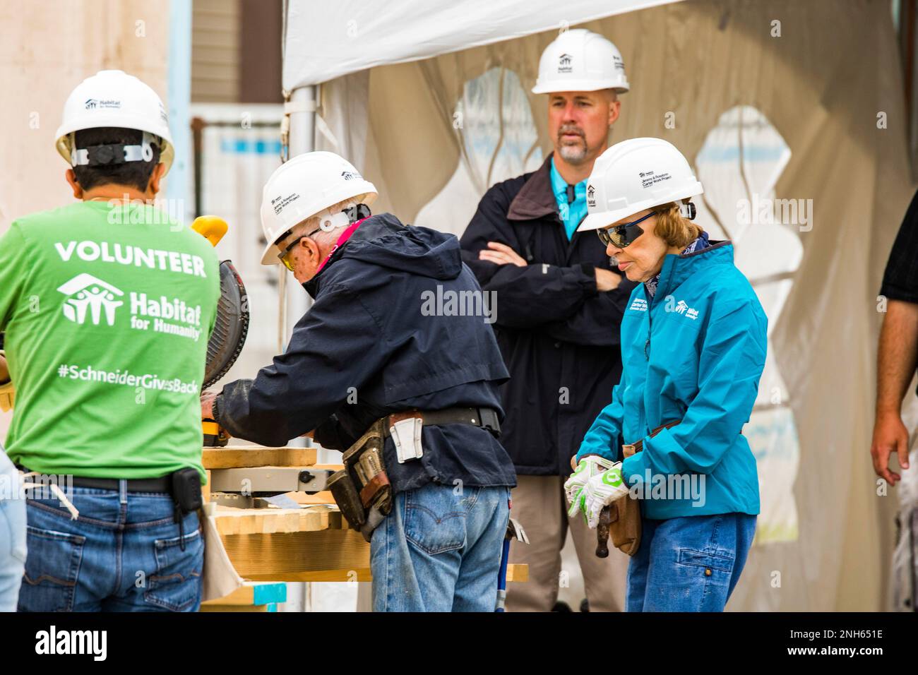 Edmonton, Canada. 10th juillet 2017. 71 ans Rosalynn carter, épouse du président Jimmy carter, revient travailler au projet de travail Jimmy et Rosalynn carter pour Habitat for Humanity Edmonton. (Photo de Ron Palmer/SOPA Images/Sipa USA) crédit: SIPA USA/Alay Live News Banque D'Images