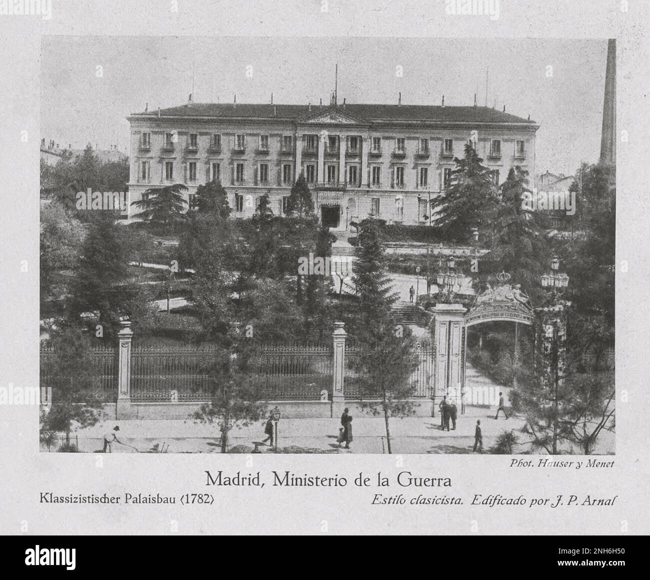 Architecture de la vieille Espagne. Photo d'époque du Ministerio de la Guerra, palais classicien de Madrid (1782) Banque D'Images