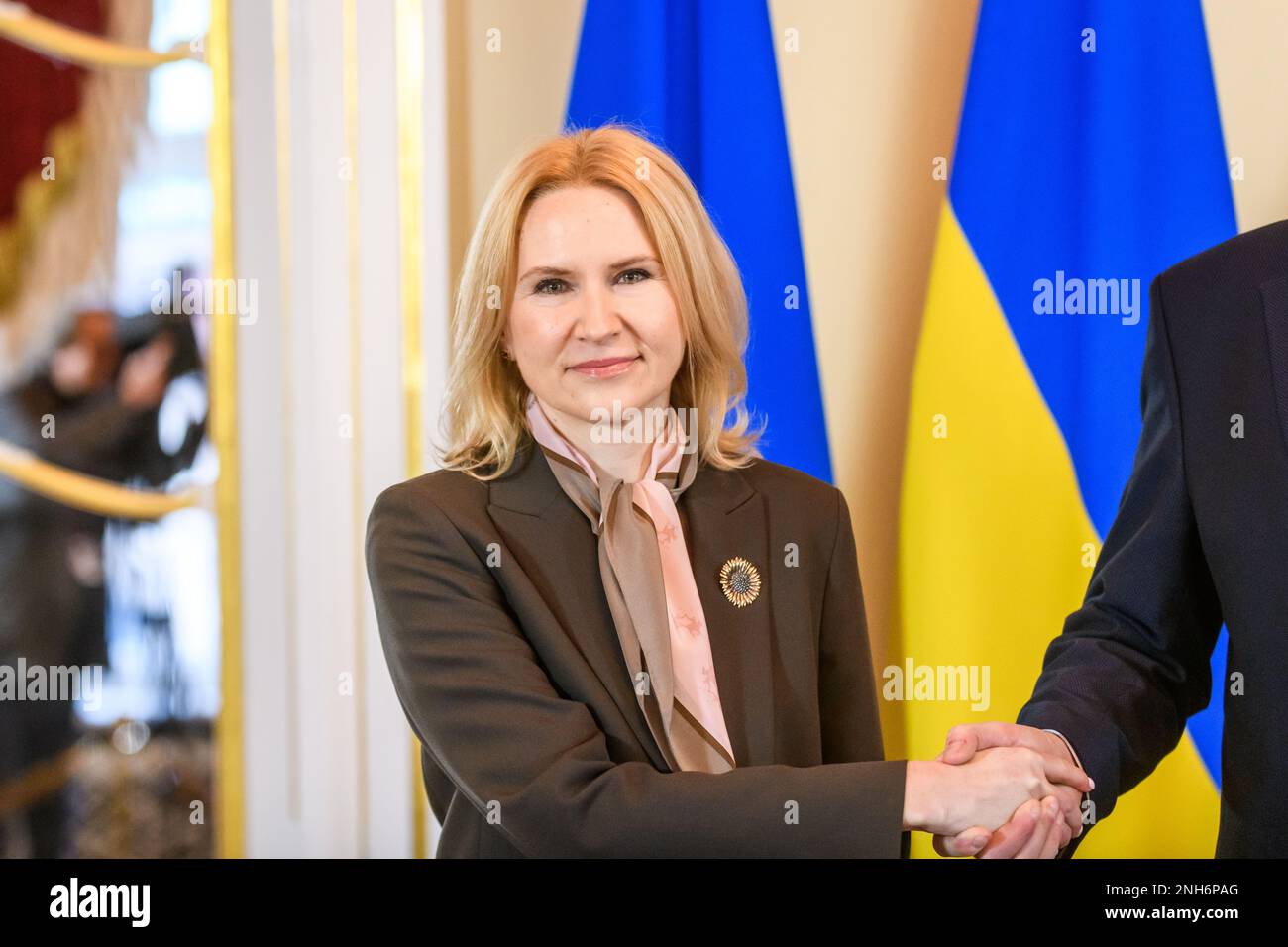 RIGA, LETTONIE. 20th février 2023. Olena Kondratiuk (sur photo), deuxième vice-présidente de Verkhovna Rada (Parlement de l'Ukraine), rencontre Edvards Smiltens, président de Saeima (Parlement de Lettonie). Banque D'Images