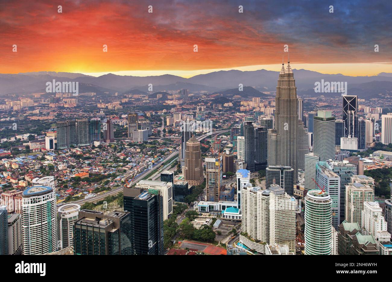 Vue de dessus de l'horizon de Kuala Lumper au crépuscule Banque D'Images