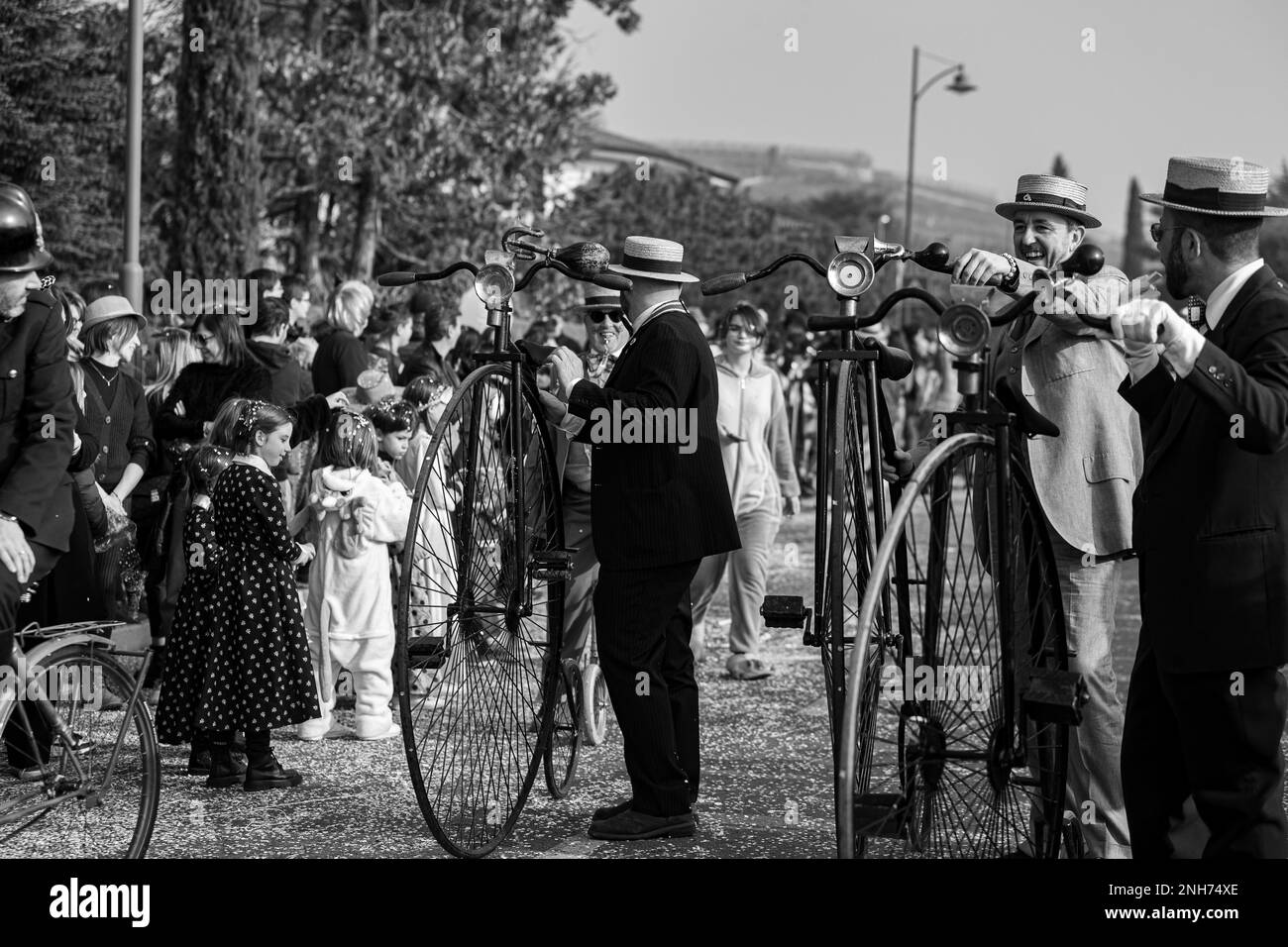 Le vélo dans le temps: Vintage Bicycle capture Carnevale Spirit Banque D'Images