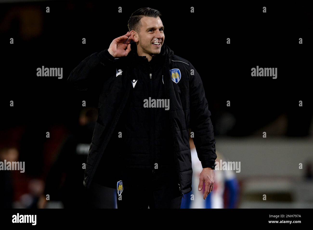 Matt Bloomfield, entraîneur en chef de Colchester United, célèbre au coup de sifflet final - Grimsby Town / Colchester United, Sky Bet League Two, Blundell Park, Cleethorpes, Royaume-Uni - 11th février 2023 usage éditorial uniquement - restrictions DataCo applicables Banque D'Images