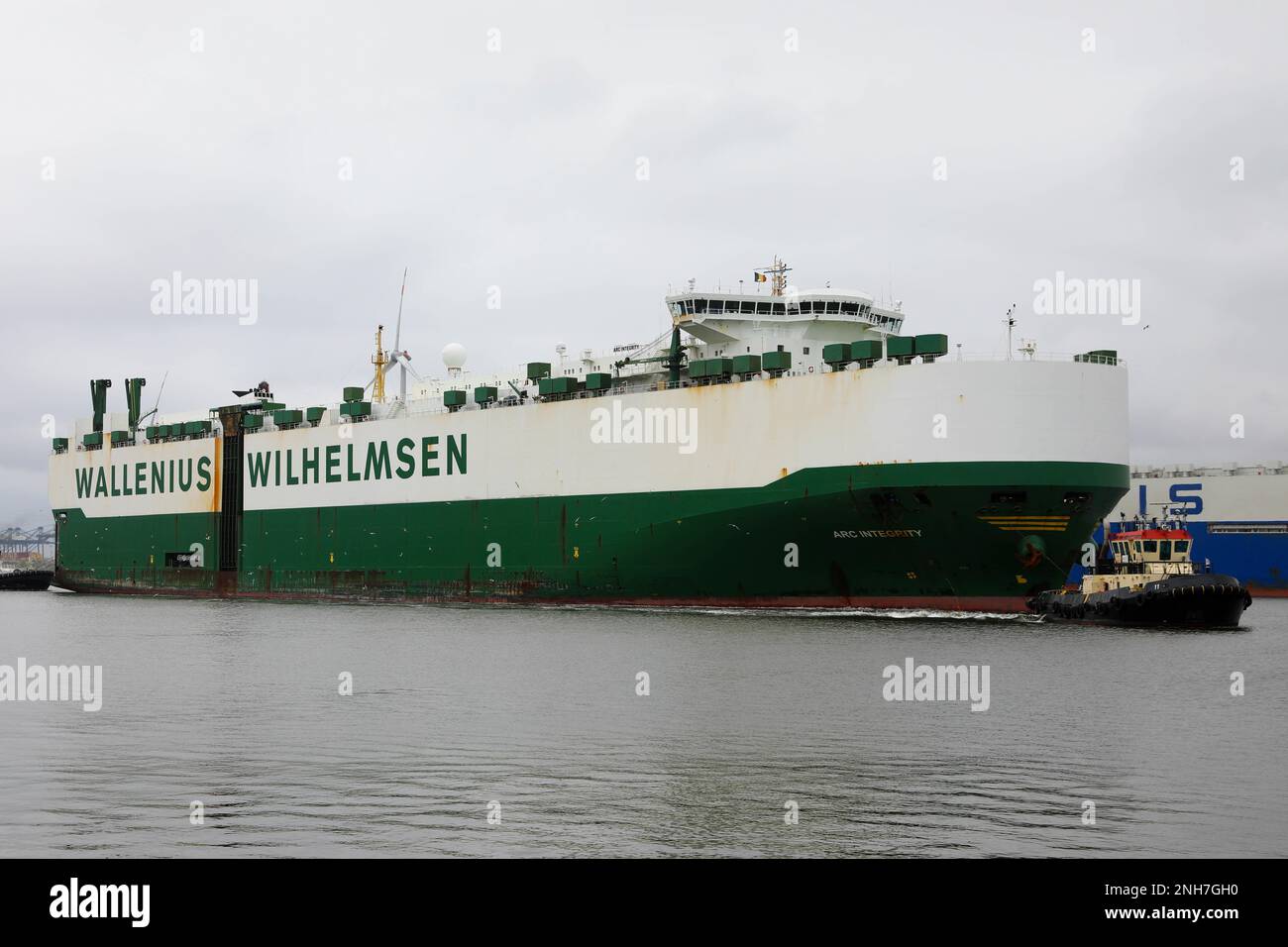 L'ARC Integrity arrive au port d'Anvers-Bruges, Belgique, 21 juillet 2022. Deux autres navires arriveront dans le même port avec un total de 2 700 pièces d'équipement provenant de l'équipe de combat de la Brigade blindée 3rd, 1st division de Cavalry pour un déploiement rotationnel en Europe. Banque D'Images