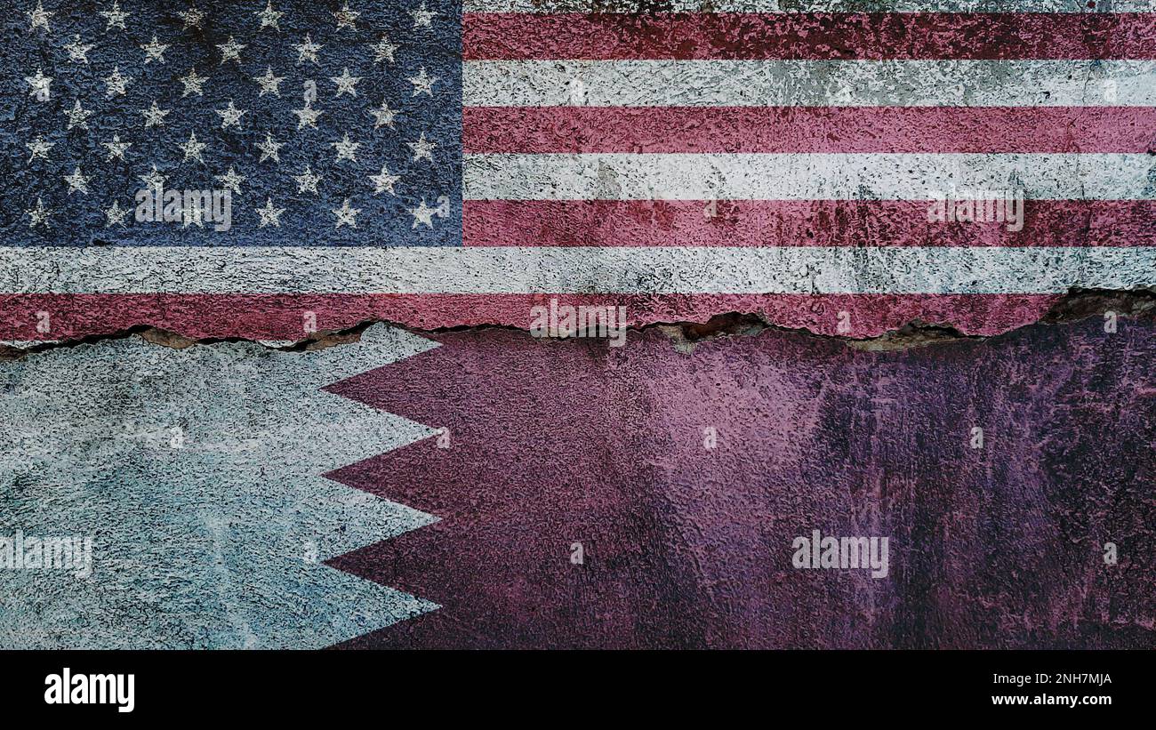 Drapeau des États-Unis et du Qatar sur fond de mur fissuré. Économie, politique conflits, concept de guerre contexte de texture Banque D'Images