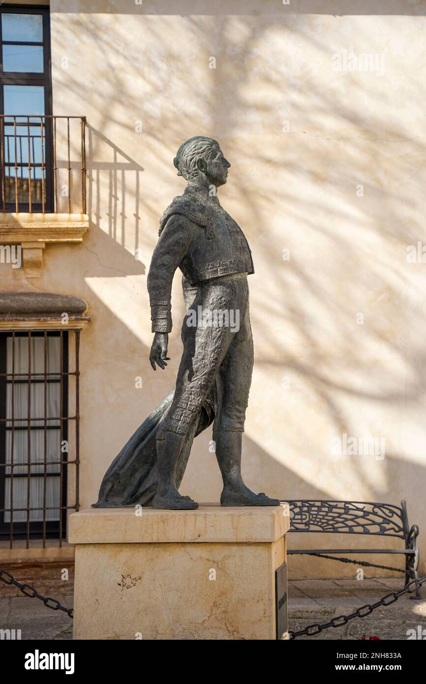 Statue de bronze de l'arènes Antonio Ordoñez, devant l'arène. Ronda, Málaga, Andalousie, Espagne. Banque D'Images