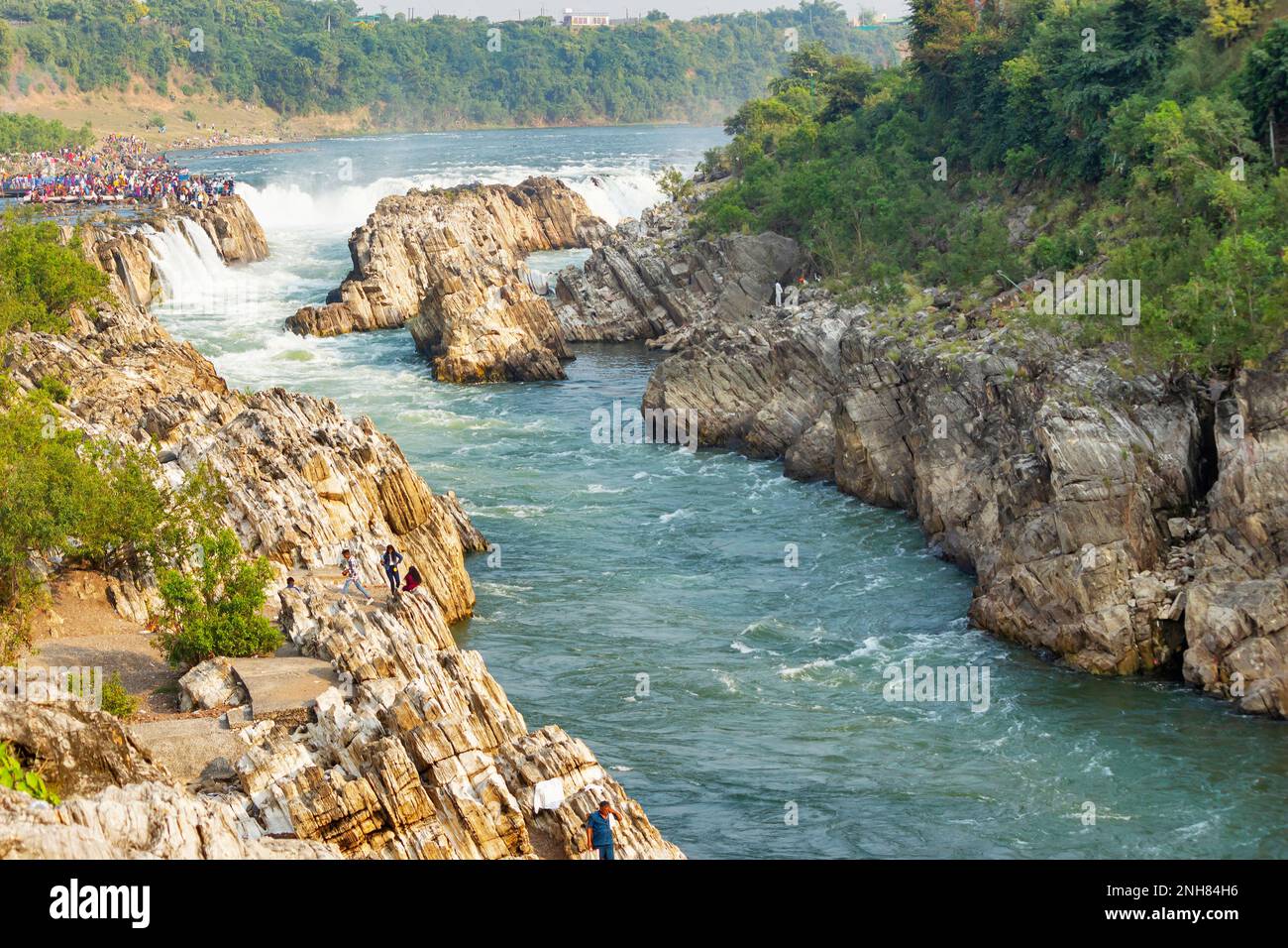 INDE, MADHYA PRADESH, JABALPUR, novembre 2022, touriste à Dhuandhar Waterfall, Bedaghhat Banque D'Images