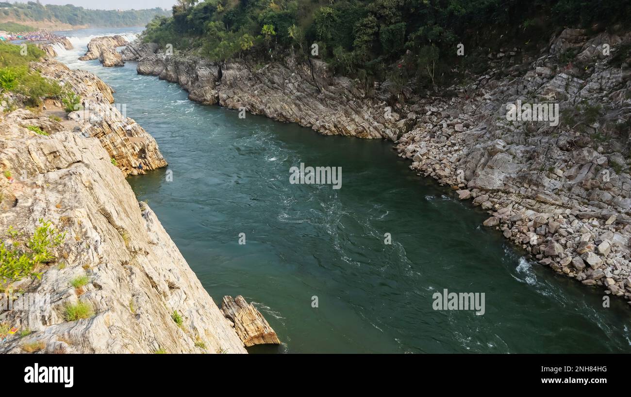 INDE, MADHYA PRADESH, JABALPUR, novembre 2022, habitants de la rivière Narmada et de Marble Rock, Bedaghat Banque D'Images