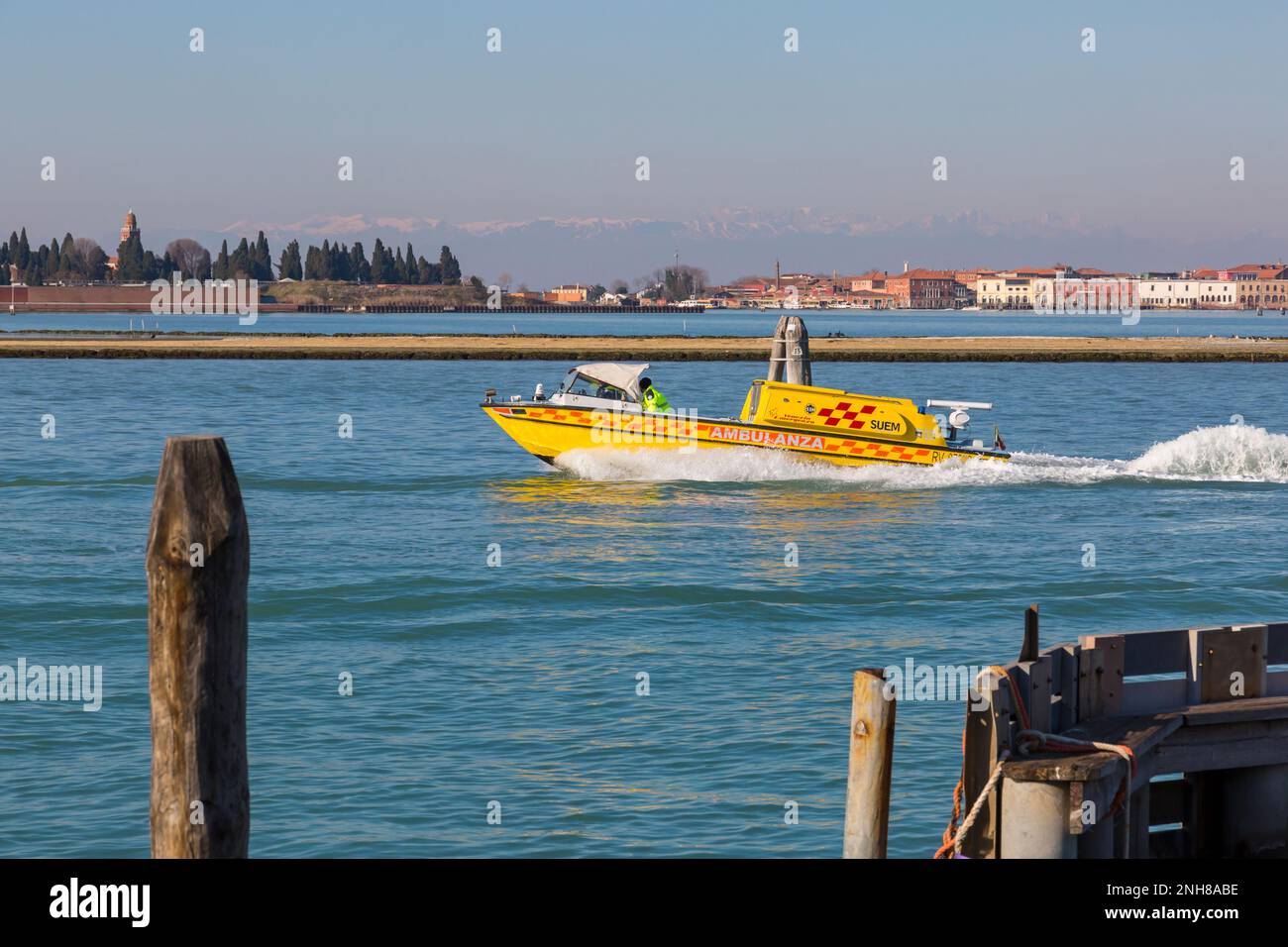 Bateau Ambulanza Venezia Emergenza à Venise, Italie en février Banque D'Images