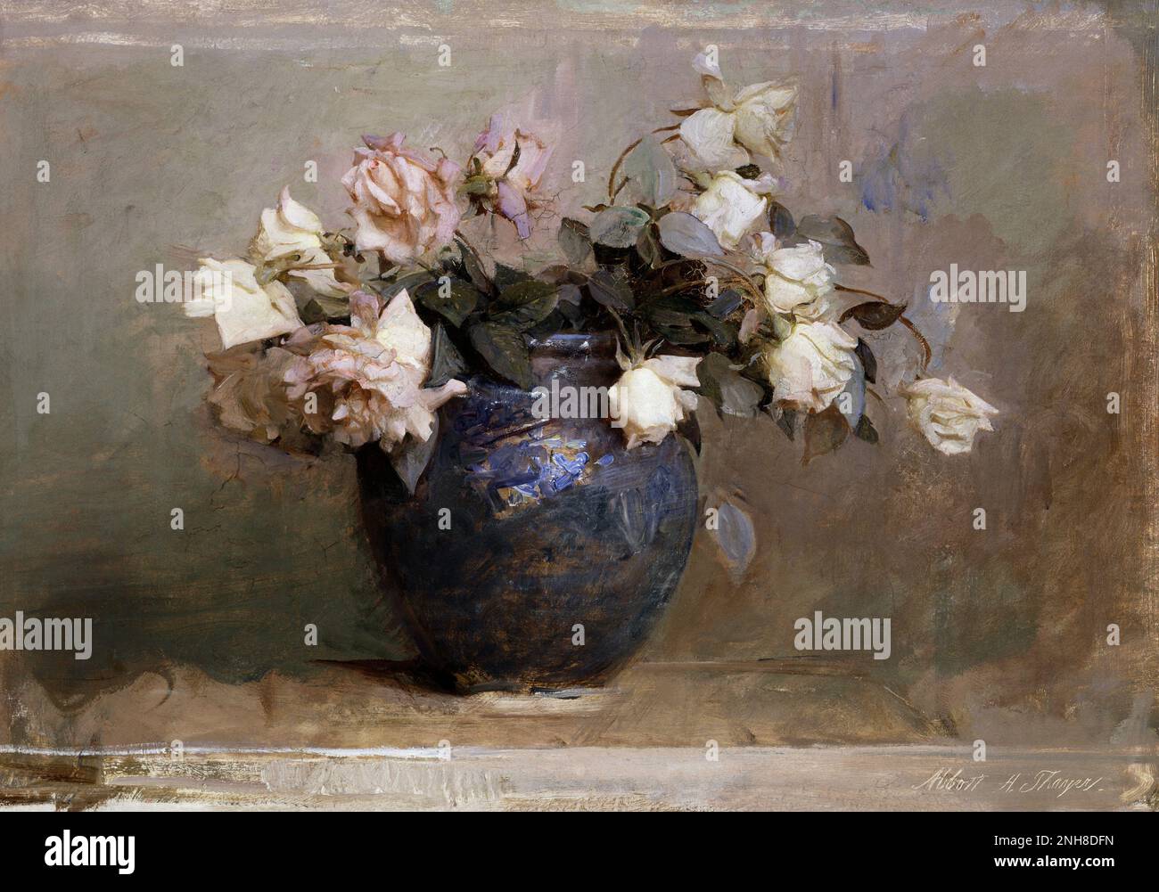 Roses (1890) peinture en haute résolution par Abbott Handerson Thayer. Huile sur toile de peinture de roses dans un vase. Banque D'Images