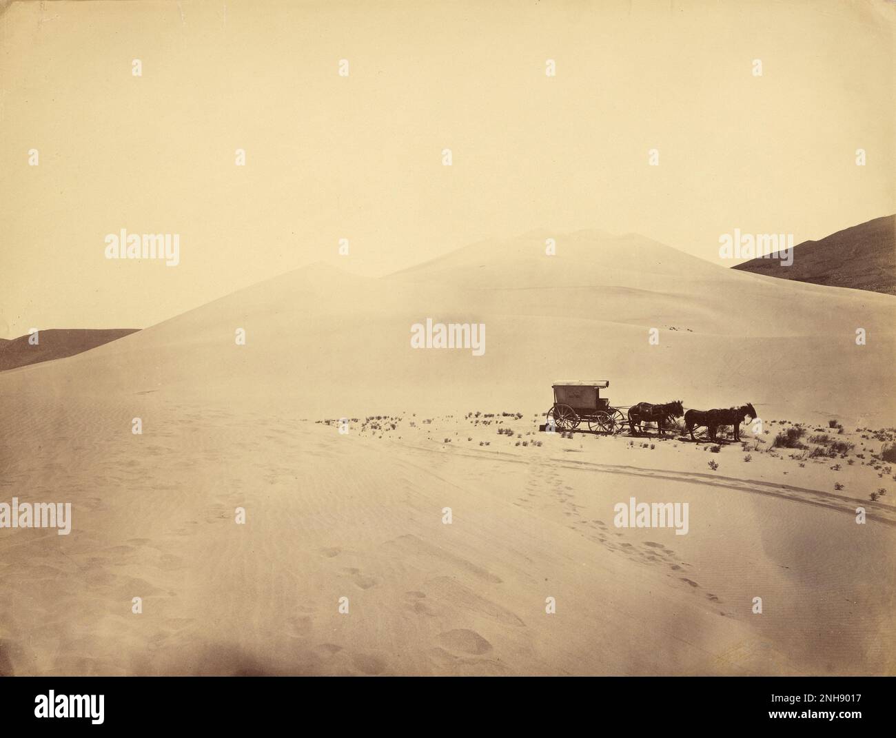 Desert Sand Hills près de Sink of Carson, Nevada. Photographié par Timothy H. O'Sullivan (américain, vers 1840-1882); en 1867. Imprimé argentés. Banque D'Images