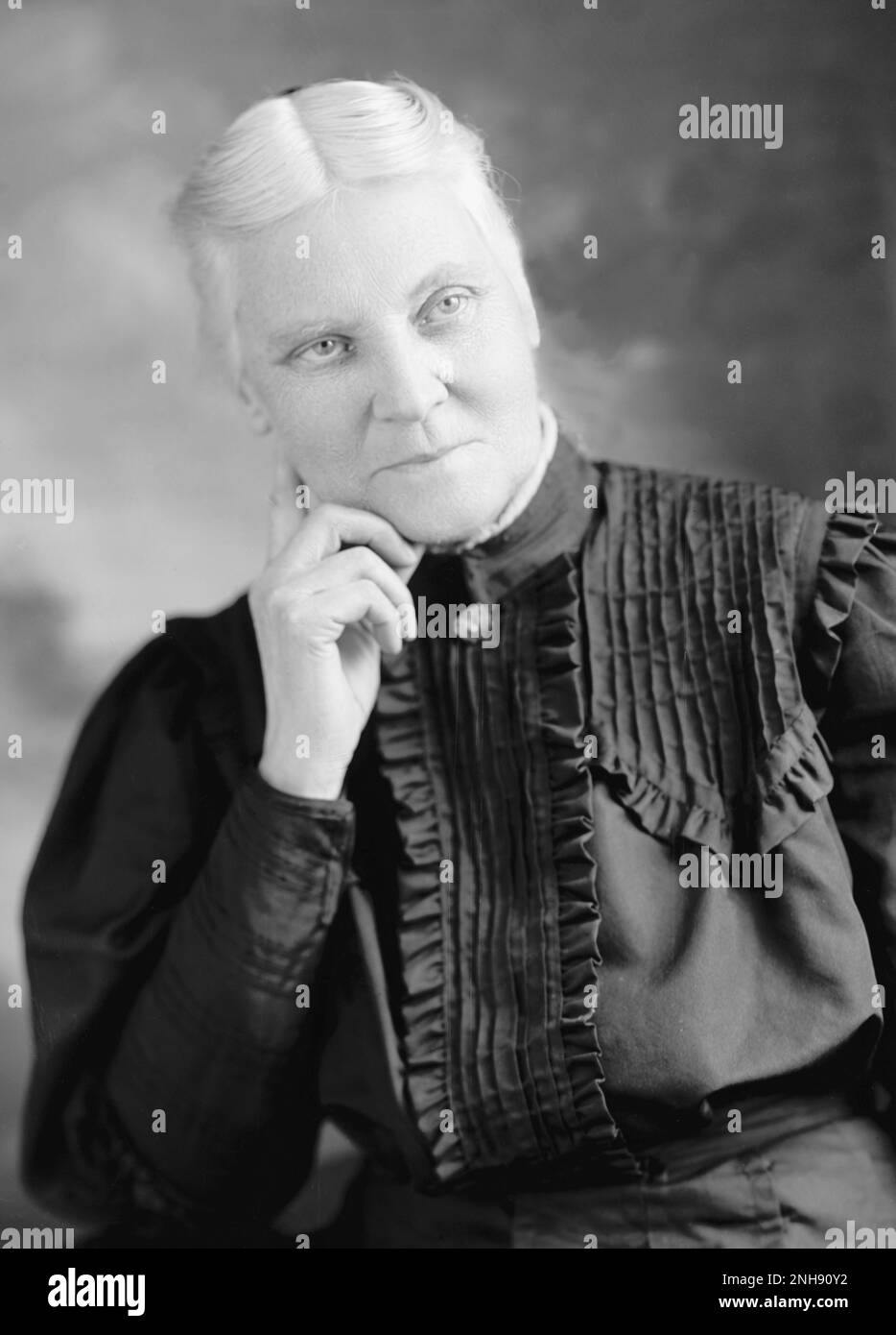 Jennie Kidd Trout (1841-1921) a été la première femme au Canada à devenir médecin autorisée, sur 11 mars 1875. La truite était la seule femme au Canada autorisée à pratiquer la médecine jusqu'en juillet 1880, lorsque Emily Stowe a rempli les qualifications officielles. Photo Harris & Ewing, Circa 1905. Banque D'Images
