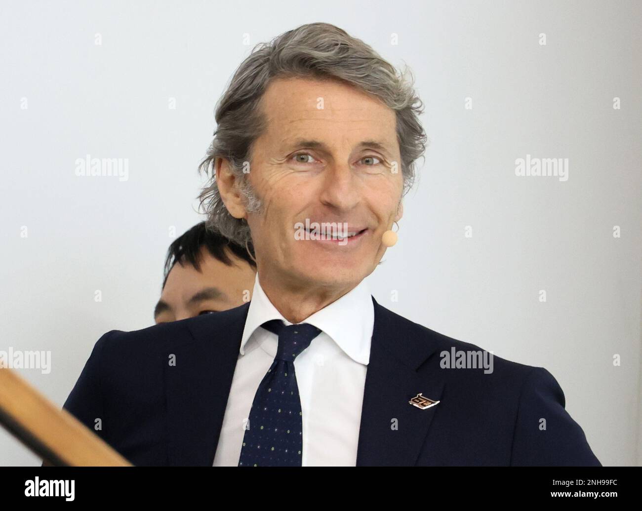 Tokyo, Japon. 21st févr. 2023. Stephan Winkelmann, président et chef de la direction d'Automobili Lamborghini, sourit à une réception pour célébrer le 60th anniversaire de Lamborghini à Tokyo, mardi 21 février 2023e. (Photo de Yoshio Tsunoda/AFLO) Banque D'Images