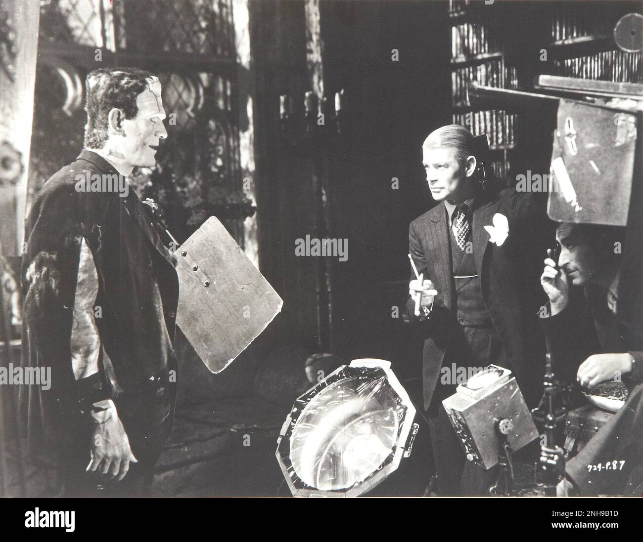 Boris karloff sur le plateau de tournage Banque de photographies et d ...