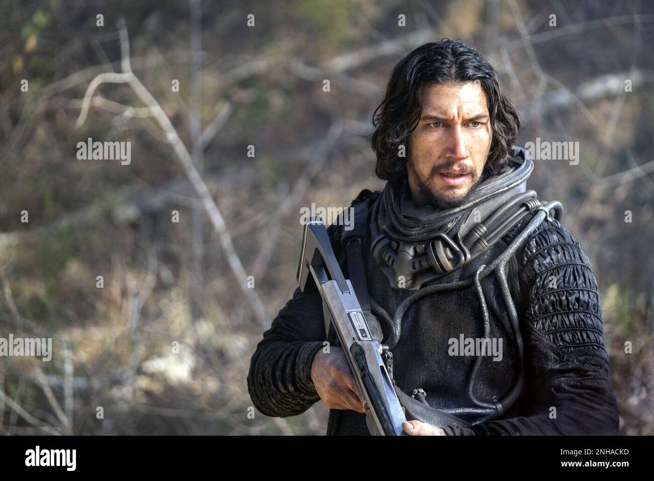 65 est un prochain film de thriller de science-fiction américain écrit et réalisé par Scott Beck et Bryan Woods, et avec Adam Driver et Ariana Greenblatt. Cette photographie est à usage éditorial exclusif et est le droit d'auteur de la compagnie de film et/ou le photographe assigné par la compagnie de film ou de production et ne peut être reproduite que par des publications en conjonction avec la promotion du film ci-dessus. Un crédit obligatoire pour la société de cinéma est requis. Le photographe doit également être crédité lorsqu'il est connu. Banque D'Images