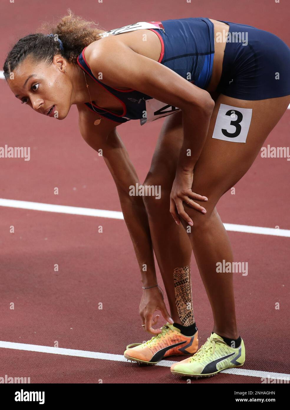 06 AOÛT 2021 - Tokyo, Japon : Cynthia Leduc de France réagit à la finale du relais 4 x 100m des femmes athlétiques aux Jeux Olympiques de Tokyo en 2020 (photo : Mick Banque D'Images
