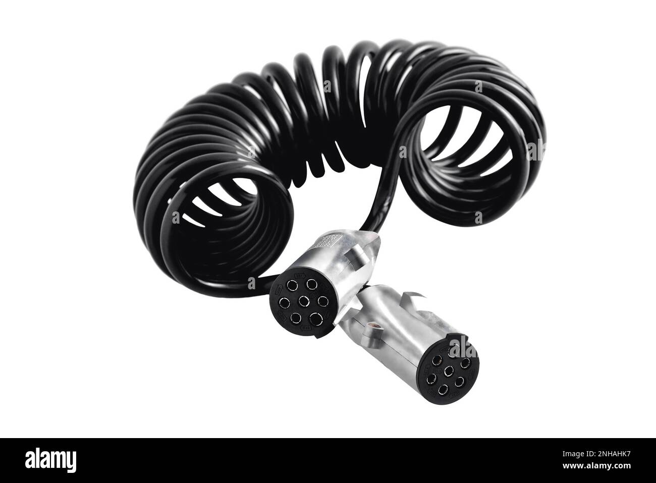 Câble de connexion électrique pour le raccordement d'un camion à une remorque, manchon pour la fourniture d'électricité à une remorque sur fond blanc, gros plan, Banque D'Images