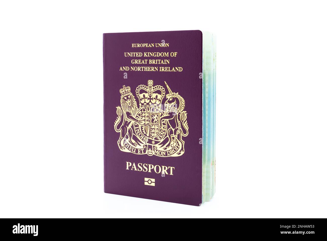 British Passport UK Passport UK Red Passport Red british Passport découpé sur fond blanc Banque D'Images