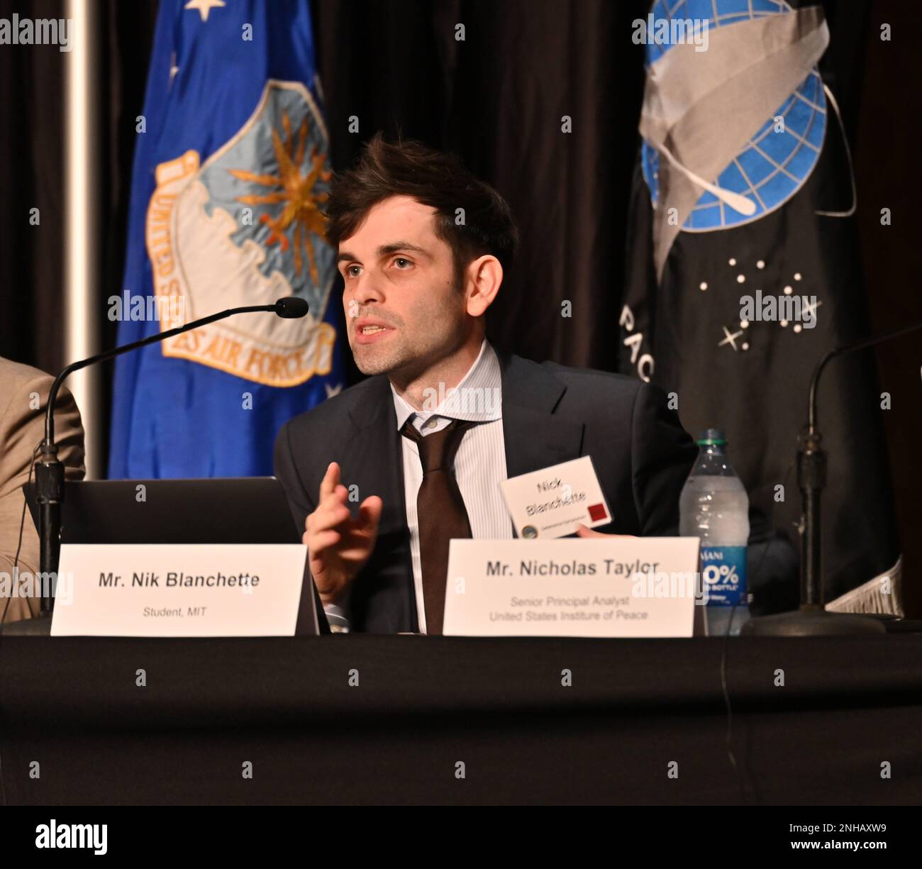 M. Nick Blanchette, étudiant au MIT, participe à une table ronde au 13e symposium annuel sur la dissuasion du United States Strategic Command à la Vista, Nebraska, du 28 au 29 juillet 2022. Le symposium sur la dissuasion est le premier événement du United States Strategic Command, rassemblant des experts universitaires, gouvernementaux, militaires et internationaux, dans le but d'explorer un large éventail de questions de dissuasion et de réflexion. Toujours prêt, assurance, STRATCOM, dissuasion stratégique, États-Unis Commandement stratégique, Banque D'Images