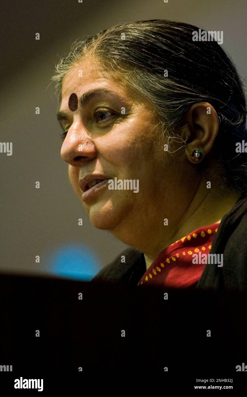 Vandana Shiva, écologiste indienne, Conférence "Progetto Gjusti', Milan 16.11.2010 Banque D'Images