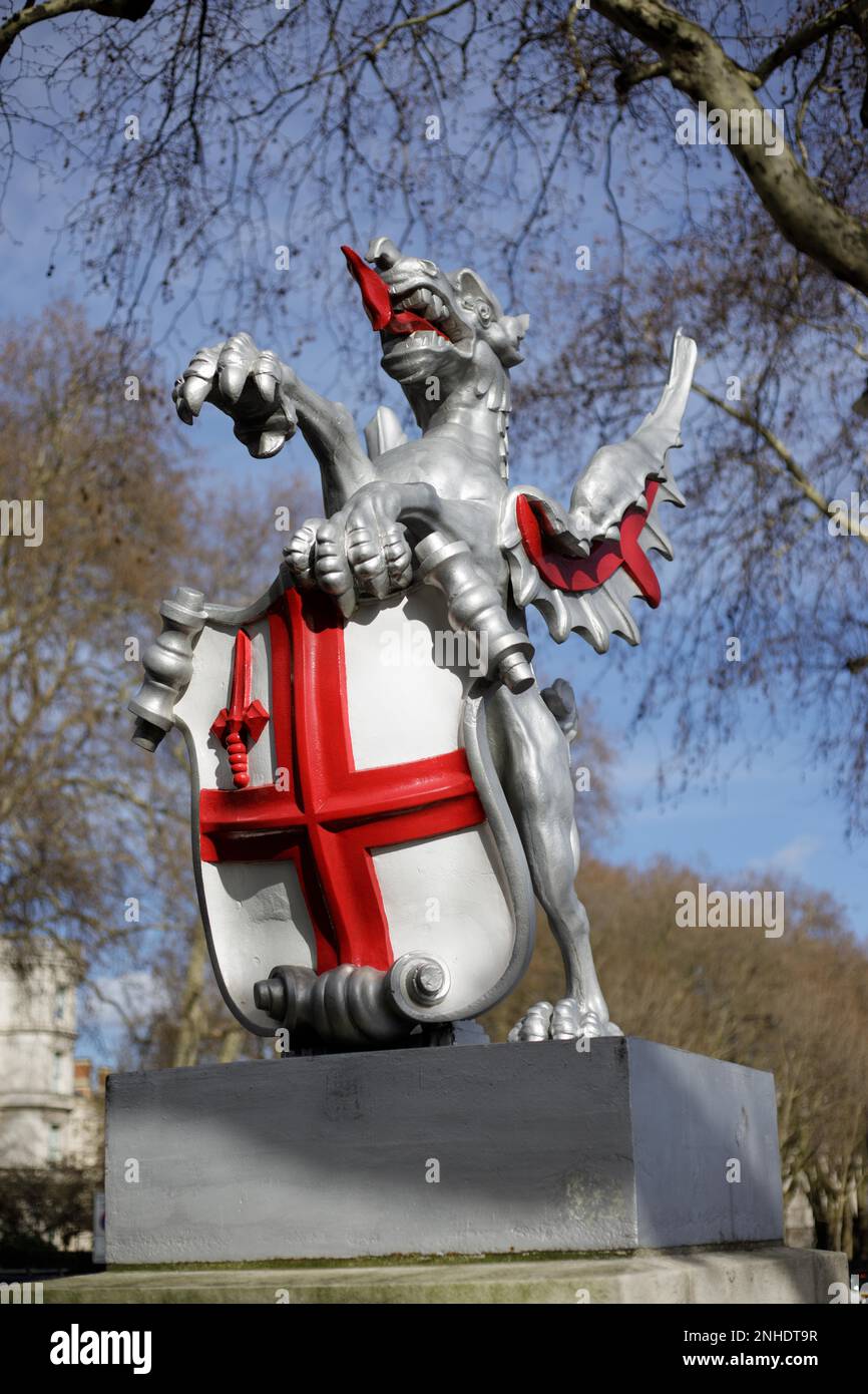 LONDRES, Royaume-Uni - MARS 11 : Boundary Griffin sur une plinthe à Thames Embankment à Londres sur 11 mars 2019 Banque D'Images