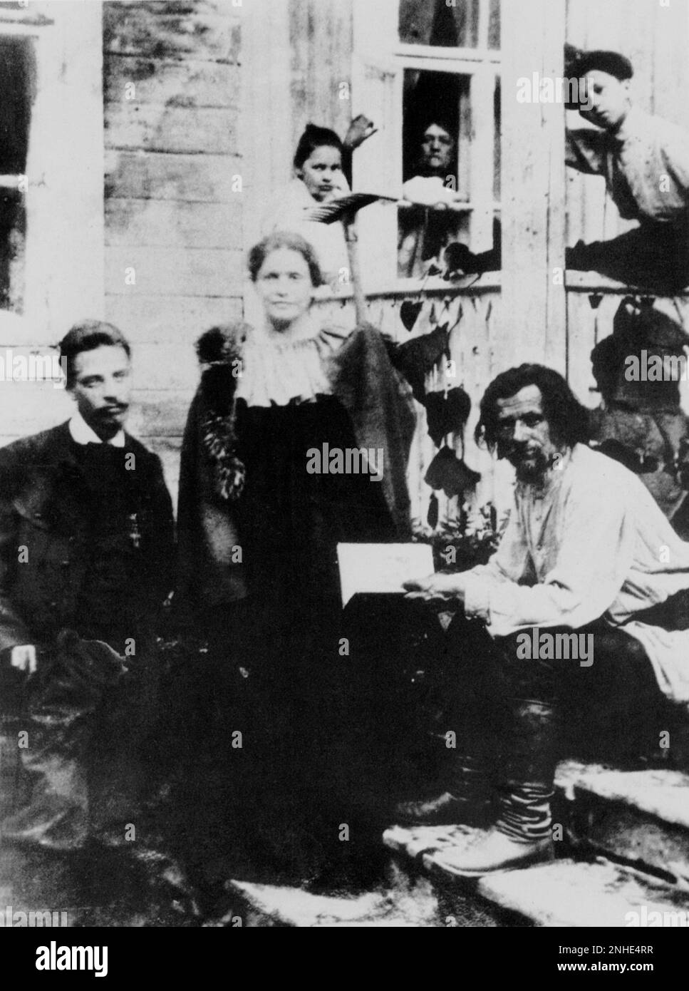 1899 environ , Russie : le poète et écrivain allemand RAINER MARIA RILKE ( Praga 1875 - Montreux 1926 ), laissé sur cette photo , avec l'écrivain allemand LOU ANDREAS SALOME ( Saint-pétersbourg 1861 - Gottingen 1937 ) Et le poète russe DROZIN - POETA - POÉSIE - POESIA - SCRITTORE - LETTERATO - LETTERATURA - LITTÉRATURE - ritratto - Salomé - scrittrice --- Archivio GBB Banque D'Images