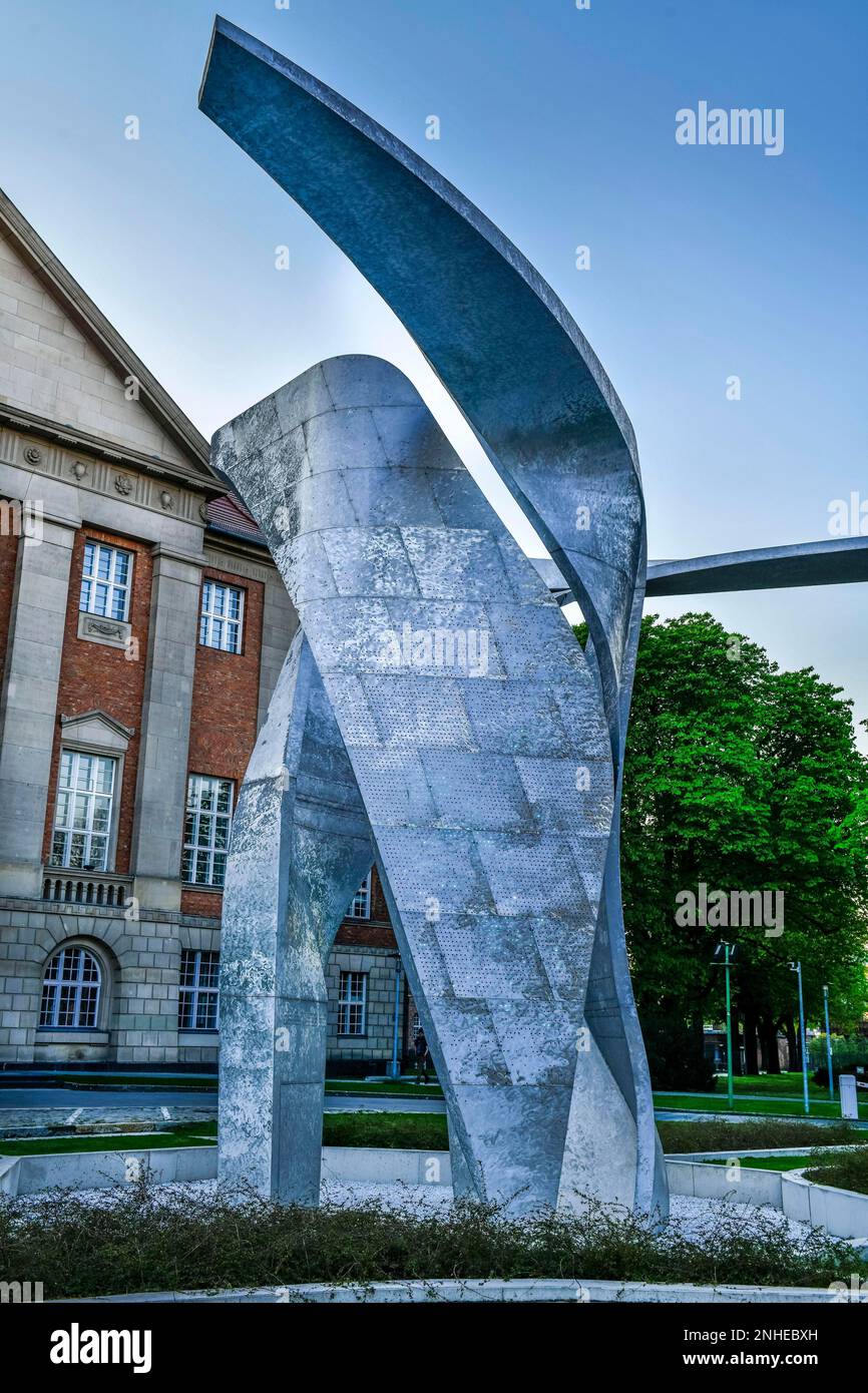 Sculpture de Daniel Libeskind, aile, devant le bâtiment administratif de Siemens, Rohrdamm, Siemensstadt, Spandau, Berlin, Allemagne Banque D'Images
