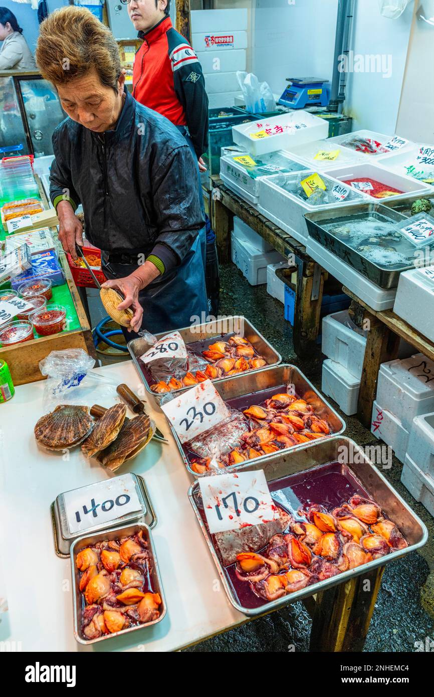 Tokyo Japon. Marché Du Poisson. Mollusques Et Crustacés Banque D'Images