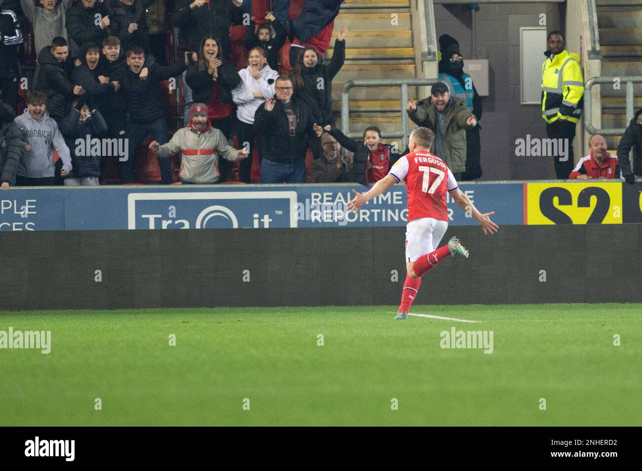 Rotherham, Royaume-Uni. 21st février 2023Rotherham Shane Ferguson, de United, marque le deuxième but de ses équipes et célèbre le match du championnat Sky Bet entre Rotherham United et Sunderland au stade de New York, à Rotherham, le mardi 21st février 2023. (Photo : Trevor Wilkinson | MI News) Credit: MI News & Sport /Alay Live News Banque D'Images