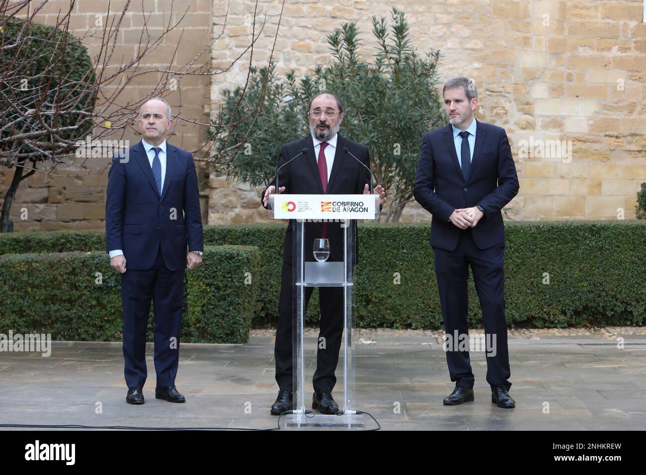 The president of Aragon, Javier Lambán, inaugurates the exhibition of visual artists "De Territorios 5x50", at the Calatravos Castle, on December 14, 2022, in Alcañiz, Teruel, Aragon (Spain). The exhibition takes place from December 14 to 21, as part of the commemoration of the 50th anniversary of the UNED, organized by the Vice-Rectorate of Research of the UNED, the Institute of Humanities and Heritage UNED-ALCAÑIZ (IHUPA) and the City Council of Alcañiz. 14 DECEMBER 2022;KING;KING OF SPAIN;ROYALTY Javier Escriche / Europa Press 12/14/2022 (Europa Press via AP) Banque D'Images