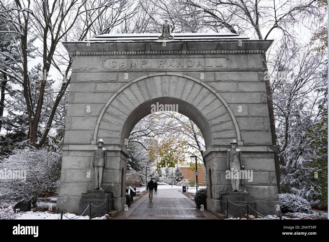 An archway at Camp Randall Stadium, Wednesday, Nov. 22, 2022, in Madison, Wisc. The stadium is the home of the Wisconsin Badgers football team. (Kirby Lee via AP) Banque D'Images