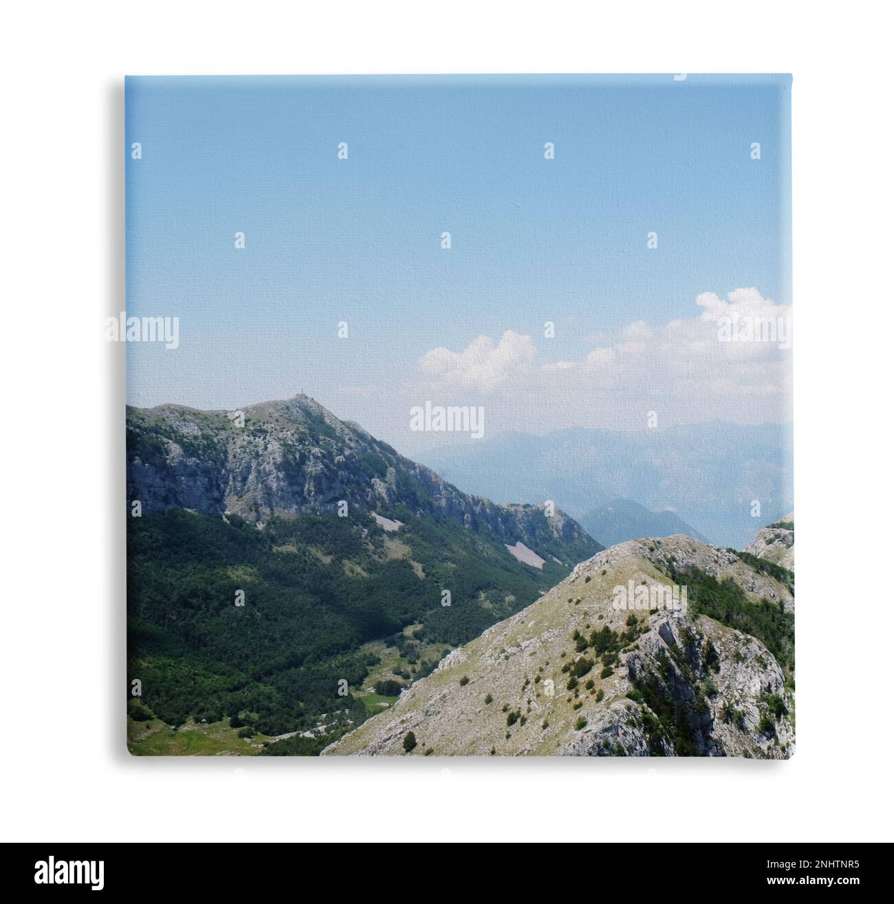 Photo imprimée sur toile, fond blanc. Vue pittoresque sur les magnifiques montagnes par beau temps Banque D'Images
