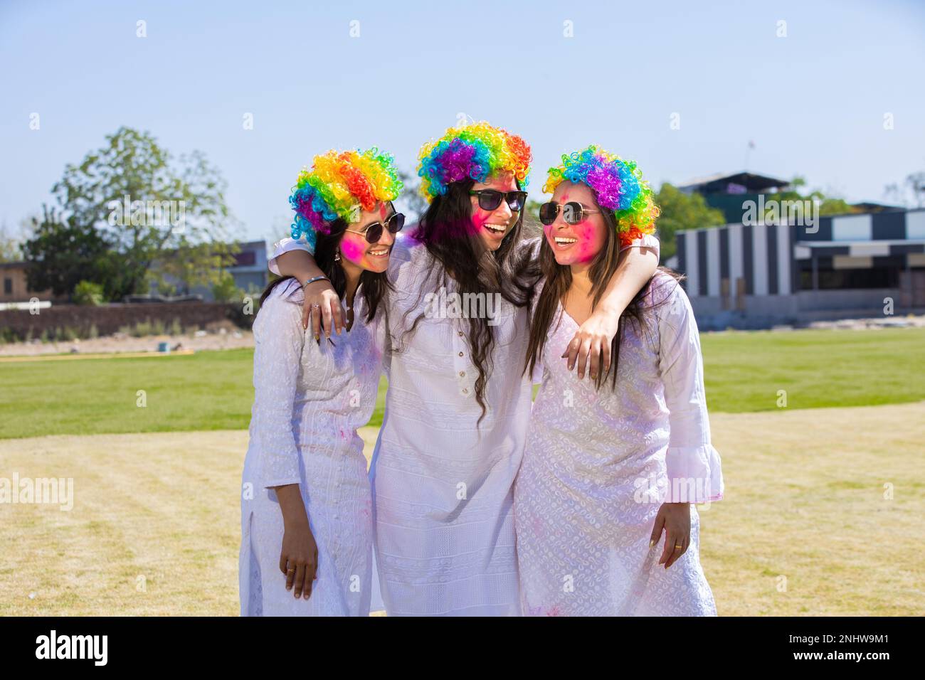 dress code for holi theme kitty party Hawaiian theme kitty party