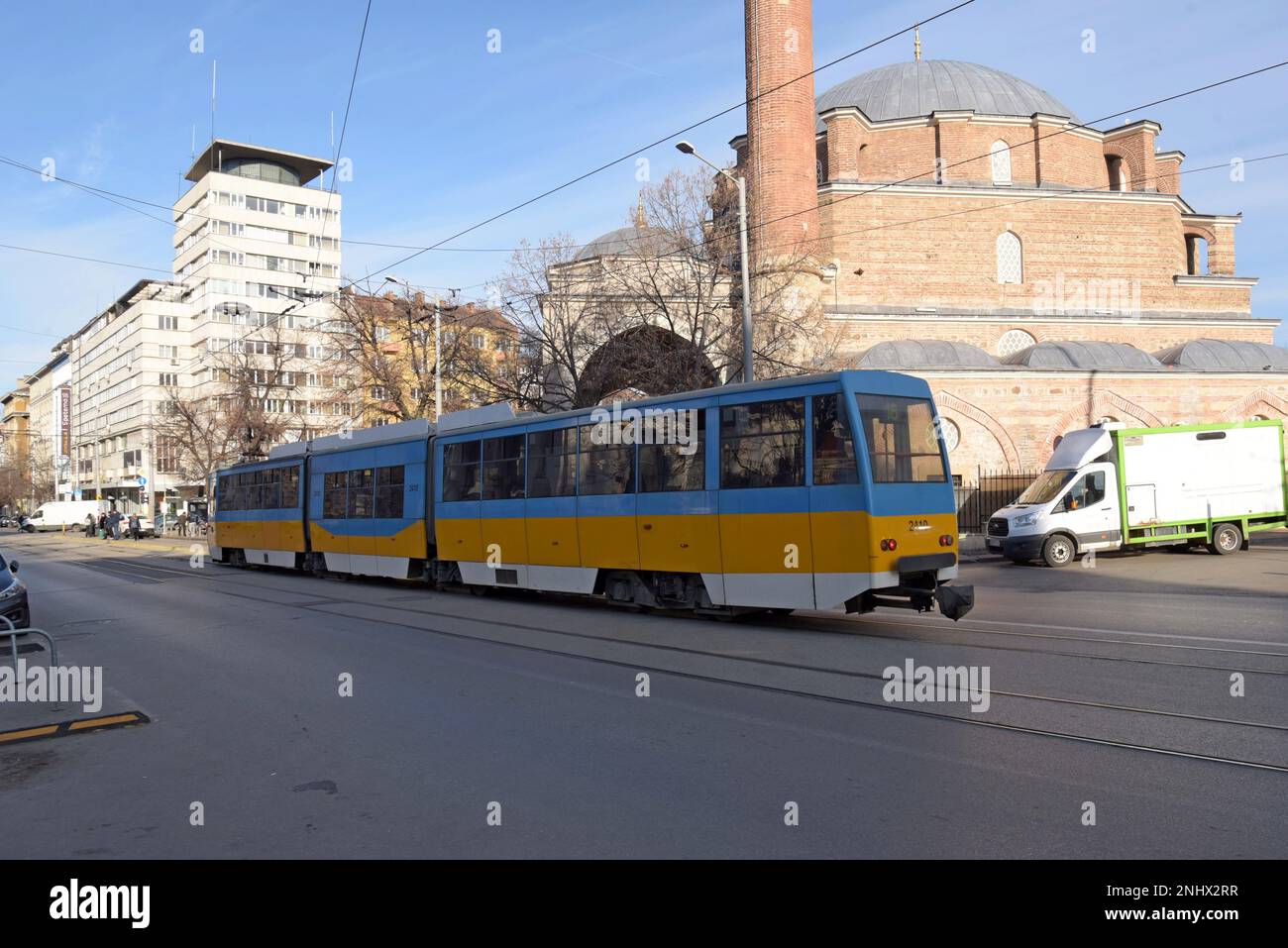 Inekon T8M-700IT tramway électrique dans la ville de Sofia, Bulgarie Banque D'Images