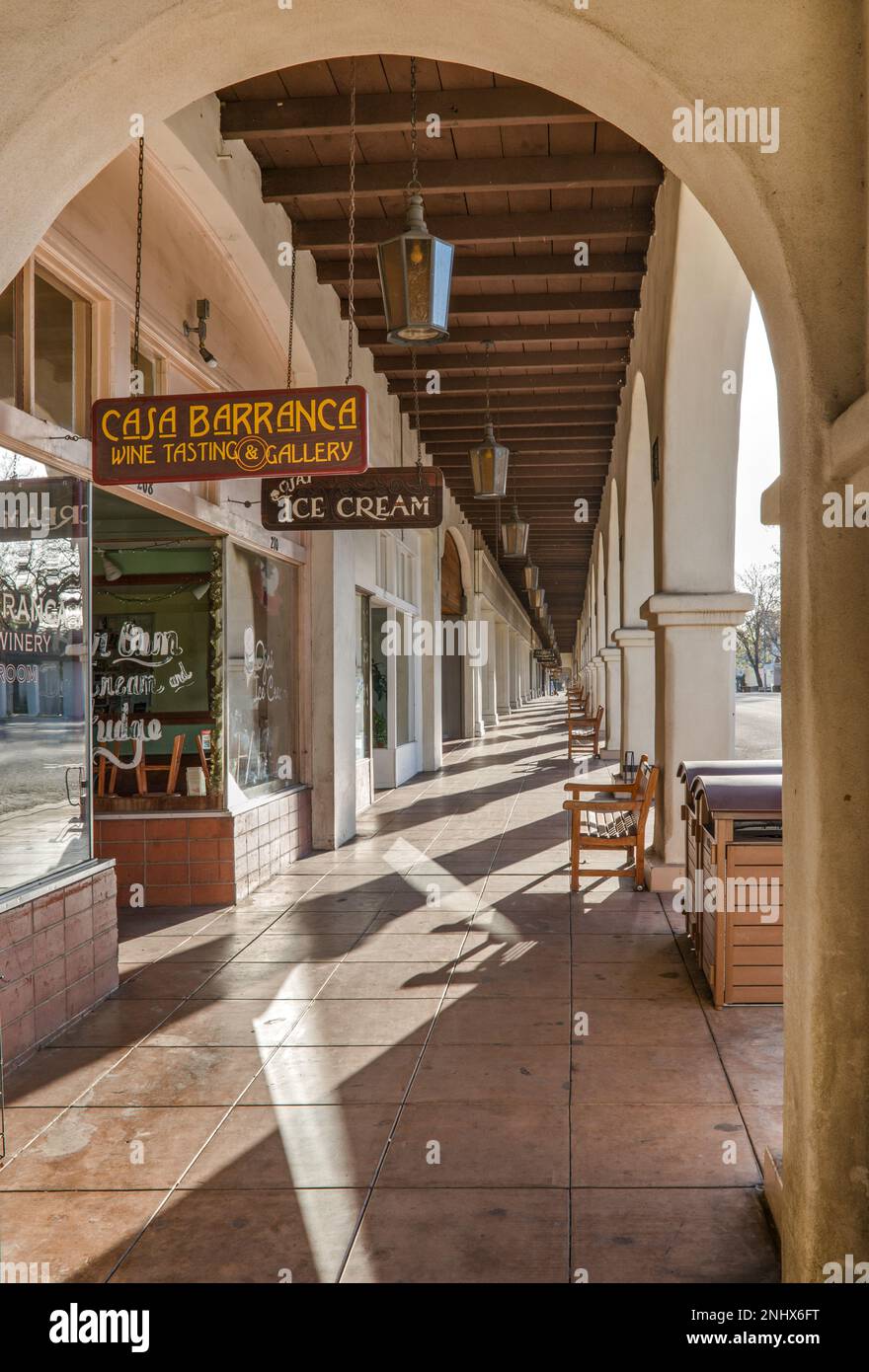 Ojai Arcade, 1917, Spanish Colonial Revival style, Ojai Avenue, Ojai, Californie, États-Unis Banque D'Images
