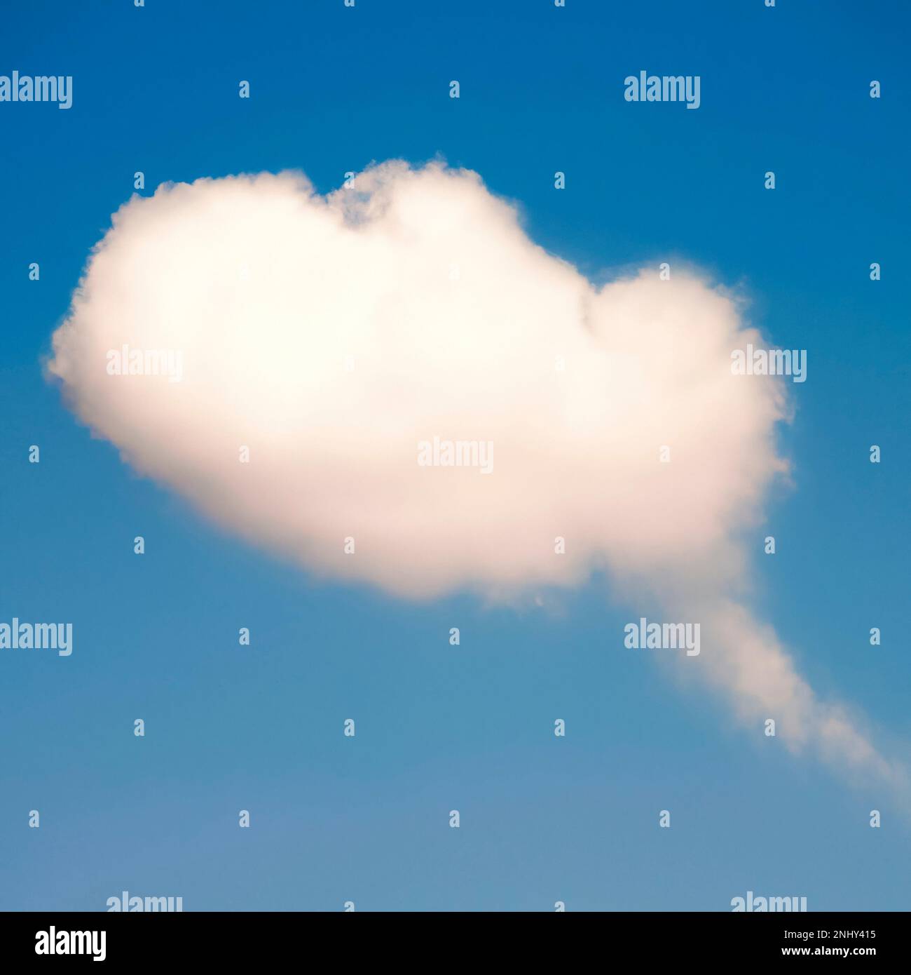 Nuage avec forme de bulle de bande dessinée Banque D'Images