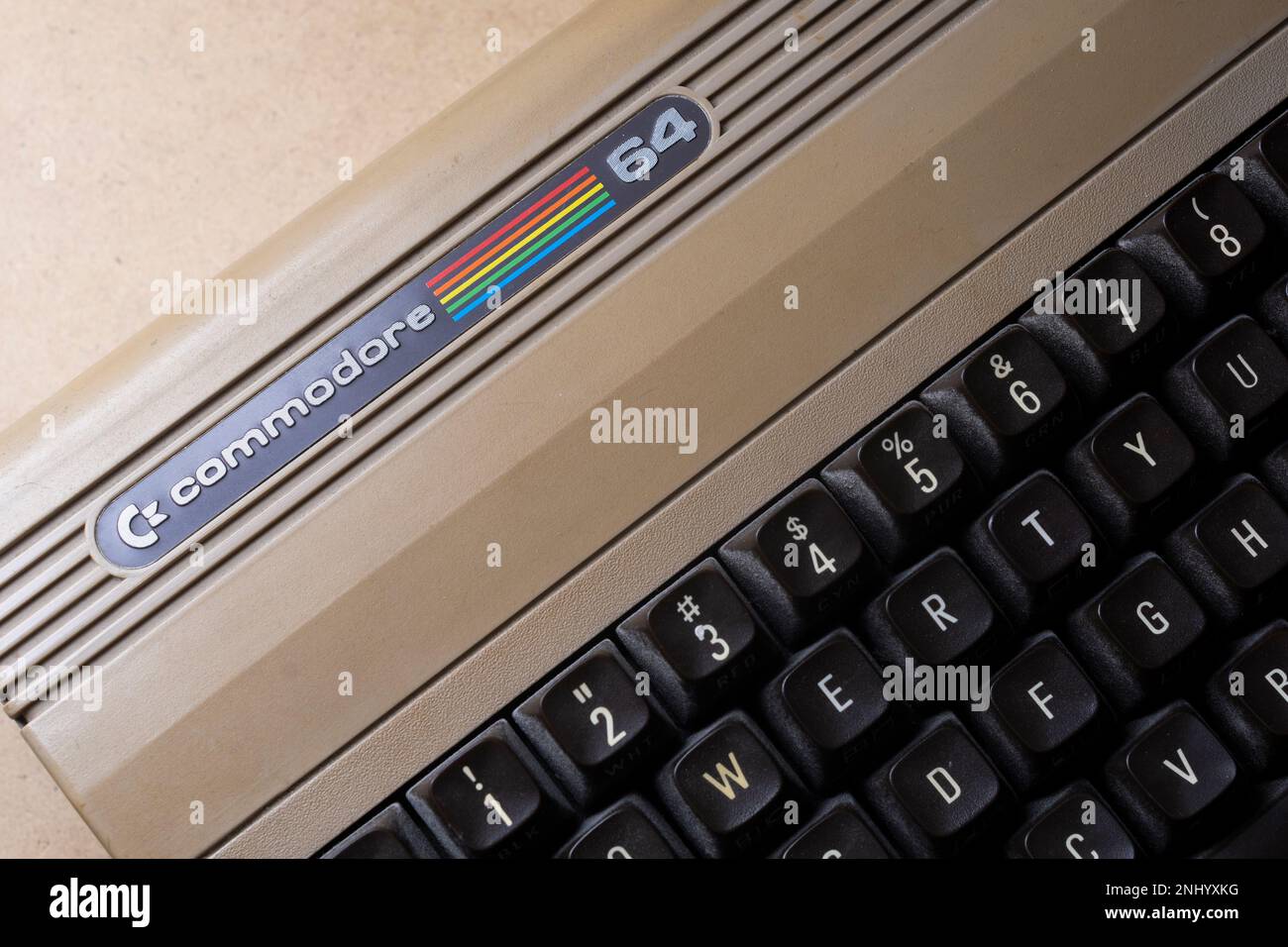 Autocollant Vintage Amstrad PCW 8512 Pour Ordinateur COMMODORE 64 - Rétro Gaming