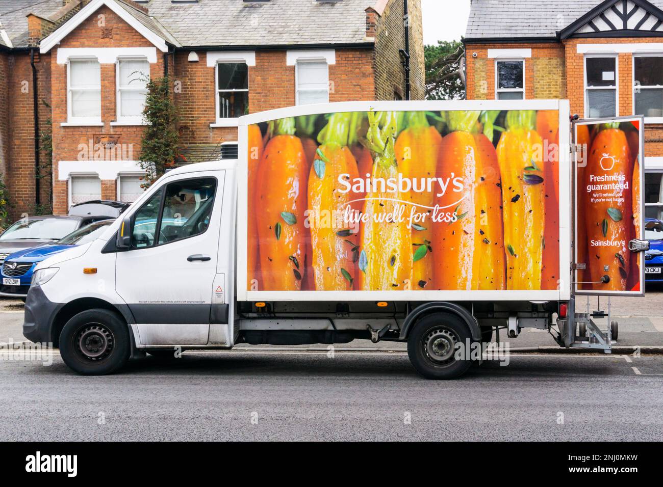 Une fourgonnette Sainsbury's livrant des provisions dans le sud de Londres. Banque D'Images
