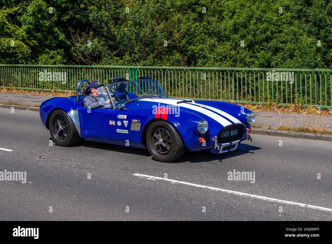2004 Blue White GARDNER DOUGLAS 5967cc 5,7L V8 voiture sport de performance Banque D'Images
