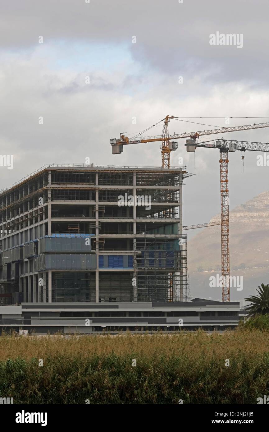 La construction du siège d'Amazon sur le site du River Club à Cape Town, en Afrique du Sud. Banque D'Images