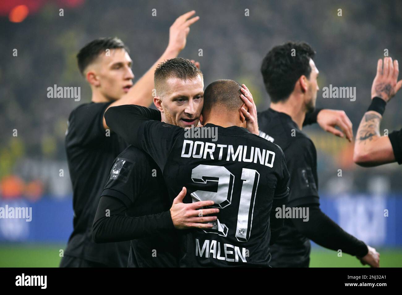 Bundesliga, signal Iduna Park Dortmund: Borussia Dortmund vs Hertha BSC Berlin; Donyell Malen (BVB) célèbre après avoir marqué avec Marco Reus (BVB) Banque D'Images
