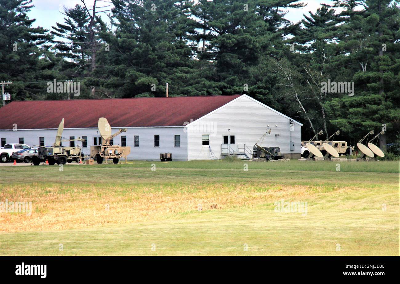 Les troupes du corps des transmissions de l'armée ont une zone de fort McCoy, dans le Wisconsin, créée le 4 août 2022, pour appuyer les communications pour l'exercice 86-22-02 d'entraînement de soutien au combat de la Division d'entraînement 86th et pour l'exercice Grecian Firebolt 2022. Grecian Firebolt est un exercice d'entraînement annuel qui permet aux unités de signaux de suivre le rythme des transformations de communication et de lier le soutien de communication aux exercices identifiés parrainés par le Commandement de la Réserve de l'Armée de terre des États-Unis. Banque D'Images