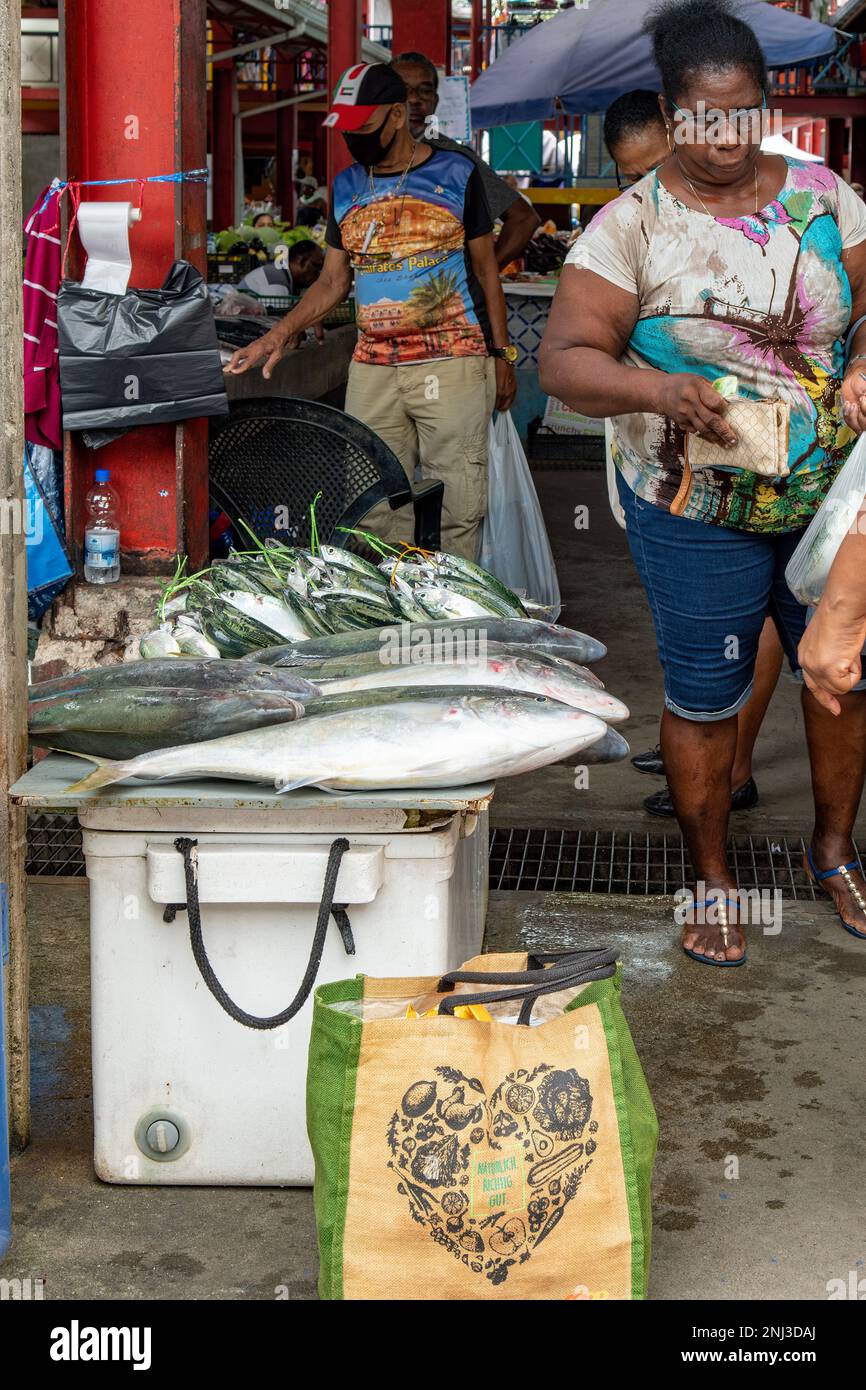 Pêchez au marché Sir Selwyn Selwyn-Clarke, Victoria, île Mahé, Seychelles Banque D'Images