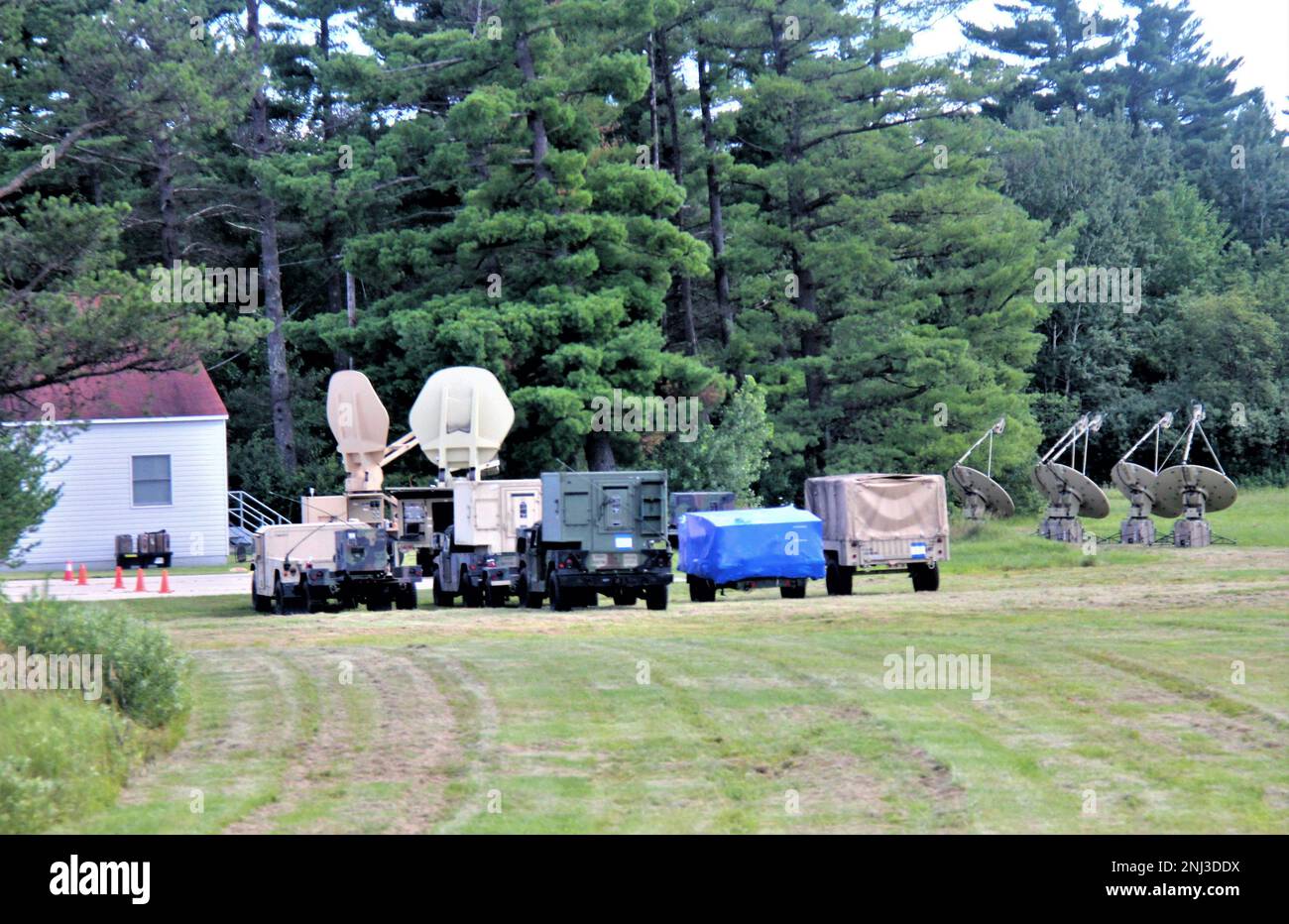 Les troupes du corps des transmissions de l'armée ont une zone de fort McCoy, dans le Wisconsin, créée le 4 août 2022, pour appuyer les communications pour l'exercice 86-22-02 d'entraînement de soutien au combat de la Division d'entraînement 86th et pour l'exercice Grecian Firebolt 2022. Grecian Firebolt est un exercice d'entraînement annuel qui permet aux unités de signaux de suivre le rythme des transformations de communication et de lier le soutien de communication aux exercices identifiés parrainés par le Commandement de la Réserve de l'Armée de terre des États-Unis. Banque D'Images