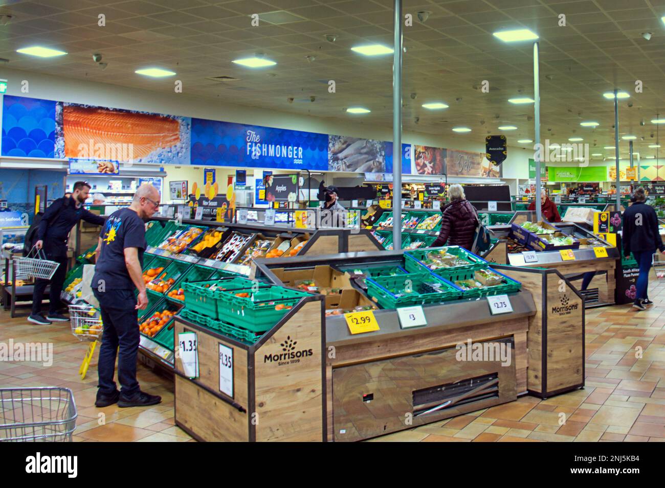 Glasgow, Écosse, Royaume-Uni 22nd février 2023. Morrisons manque de tomates n'a pas vu un fruit ion les étagères. Les étagères les plus vides que j'ai jamais vu crédit Gerard Ferry/Alay Live News Banque D'Images