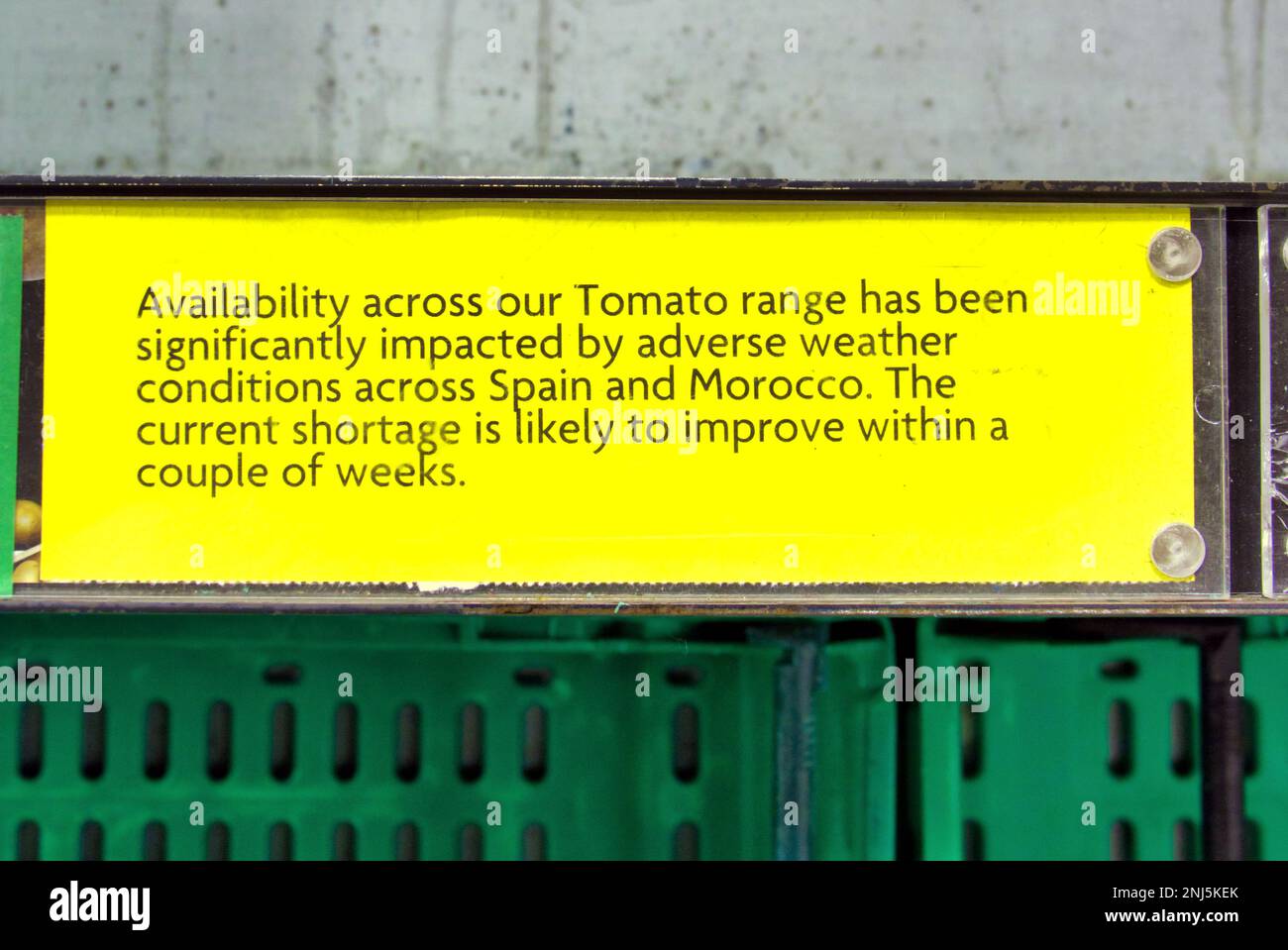 Glasgow, Écosse, Royaume-Uni 22nd février 2023. Morrisons manque de tomates n'a pas vu un fruit ion les étagères. Les étagères les plus vides que j'ai jamais vu crédit Gerard Ferry/Alay Live News Banque D'Images