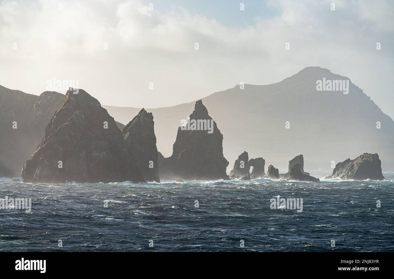 Escarpages rocheuses déchiquetées au large de l'île Hornos, près de Cape Horn au Chili Banque D'Images