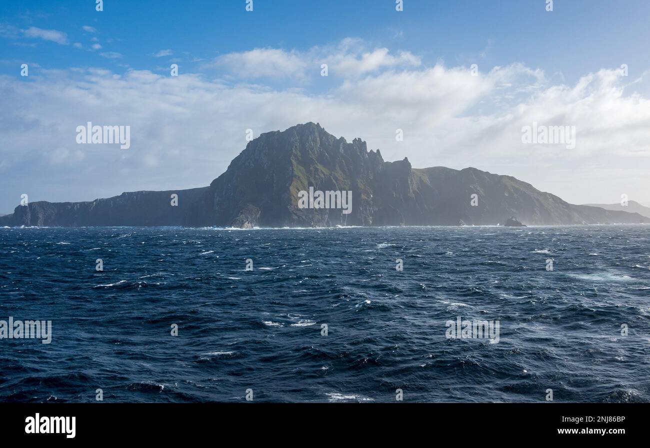 Des falaises rocheuses forment le cap Horn sur l'île Hornos au Chili Banque D'Images