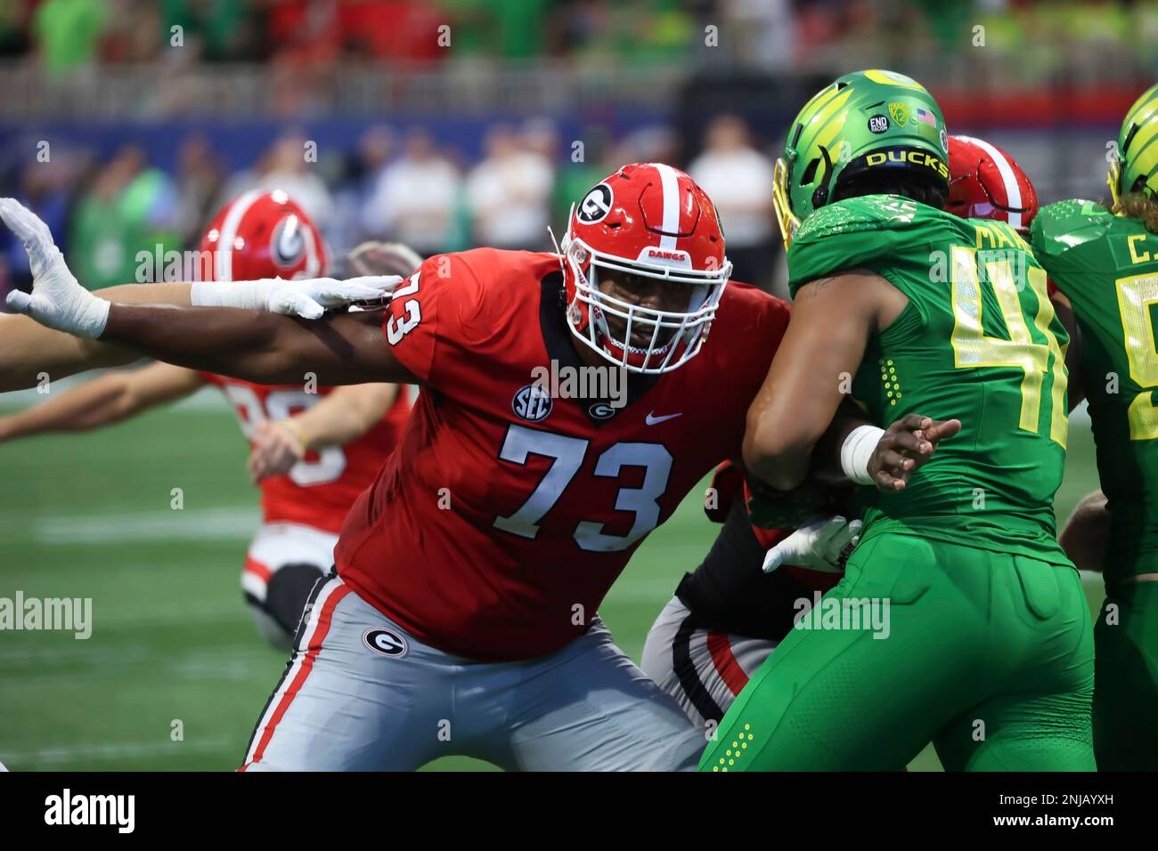 ATLANTA, GA - SEPTEMBER 03: Georgia Bulldogs offensive lineman Xavier Truss (73) during the game between the Oregon Ducks and the Georgia Bulldogs on September 3, 2022 at Mercedes-Benz Stadium in Atlanta, Georgia. (Photo by Michael Wade/Icon Sportswire) (Icon Sportswire via AP Images) Banque D'Images
